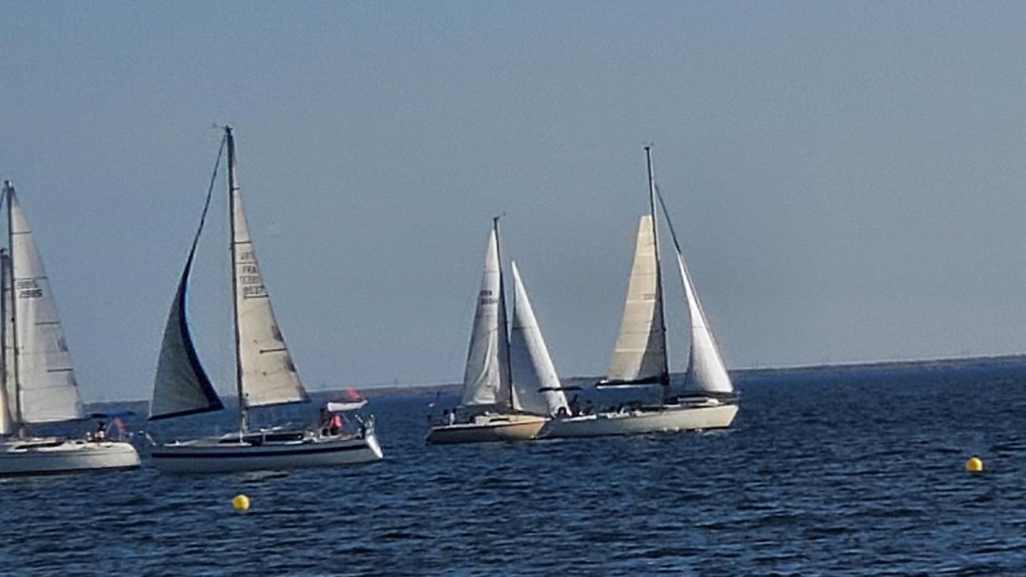 Le Vent Dans Les Voiles - Appartement Classe 4 Etoiles Mèze المظهر الخارجي الصورة